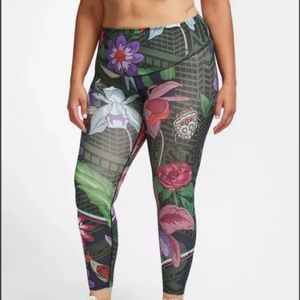 Nike Plus Size Leggings NWT